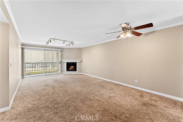 Woodland Hills (los Angeles), CA 91367,21450 burbank