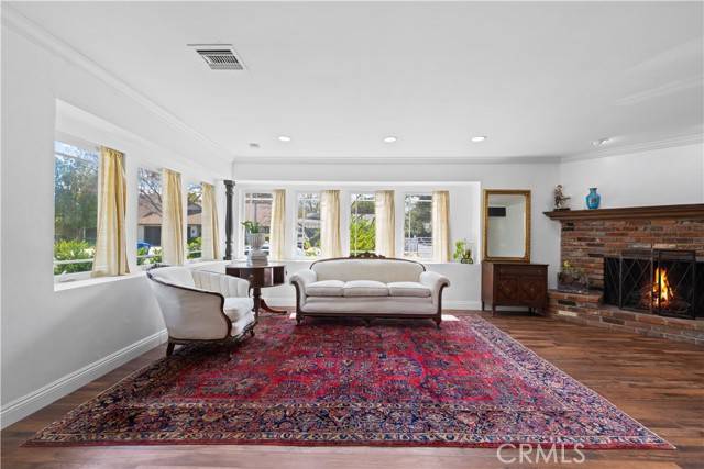 Newhall (santa Clarita), CA 91321,24405 Derian Drive