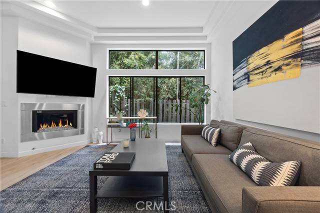 Studio City (los Angeles), CA 91604,11847 Laurelwood Drive #105