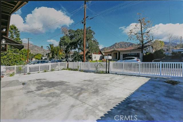 Sunland (los Angeles), CA 91040,10619 Rhodesia Avenue