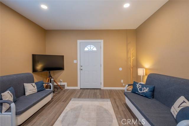 Saugus (santa Clarita), CA 91390,18414 Texas Canyon Road #A