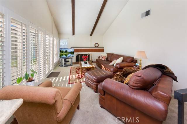 Valencia (santa Clarita), CA 91355,25415 Via Macarena