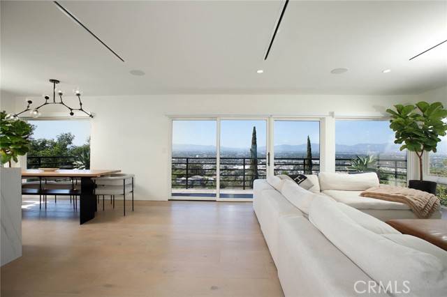Sherman Oaks, CA 91423,3863 Sherwood Place