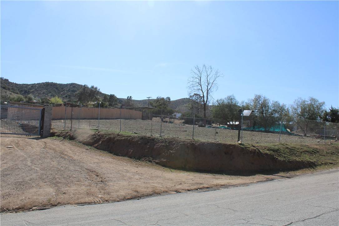 Acton, CA 93510,4570 Vac/Hubbard Rd/1-1/2 Mi S Ward