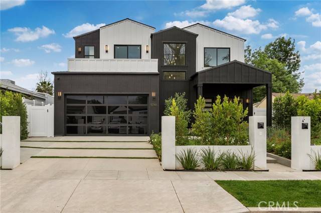 Encino (los Angeles), CA 91316,5741 Newcastle Avenue