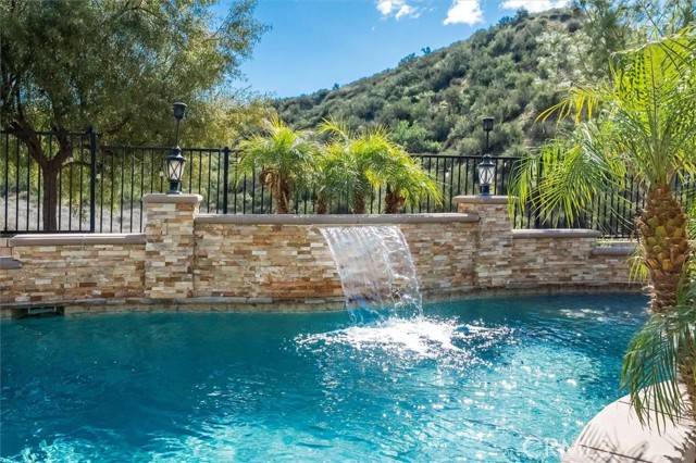 Valencia (santa Clarita), CA 91354,28360 Steel Lane