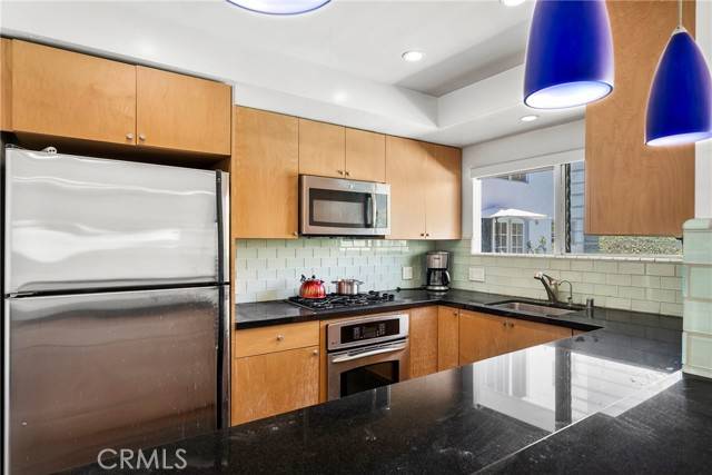 West Hollywood, CA 90046,1328 Havenhurst Drive #104