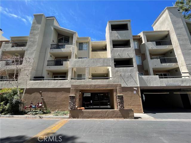 Woodland Hills (los Angeles), CA 91367,21500 Burbank Boulevard #201