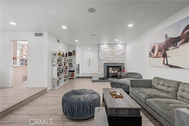 Chatsworth (los Angeles), CA 91311,22041 Kinzie Street