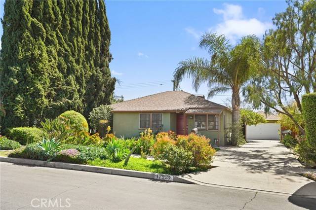 Northridge (los Angeles), CA 91325,17528 Willard Street