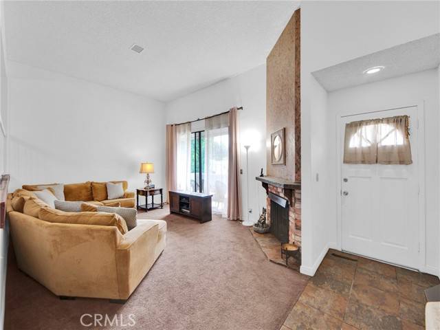 Reseda (los Angeles), CA 91335,18425 Saticoy Street #1