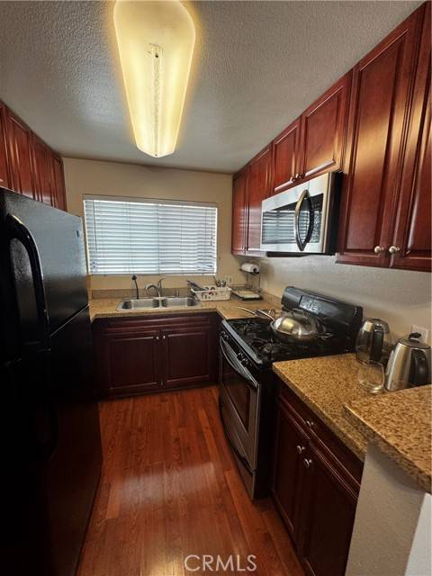 Woodland Hills (los Angeles), CA 91367,5530 Owensmouth #230