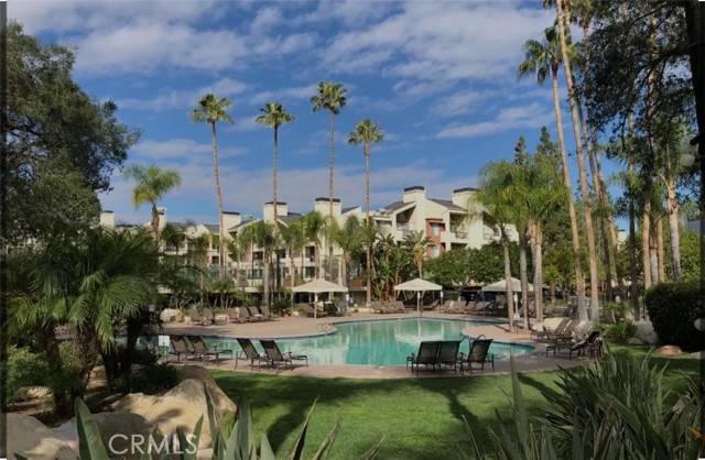 Woodland Hills (los Angeles), CA 91367,5530 Owensmouth #230