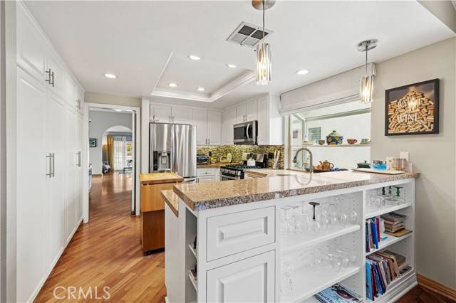 Valencia (santa Clarita), CA 91355,24620 Cordera Court