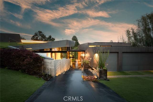 Los Angeles, CA 90049,314 N Barrington Avenue