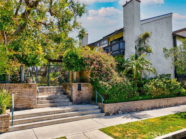 Studio City (los Angeles), CA 91604,4214 Troost Avenue #14