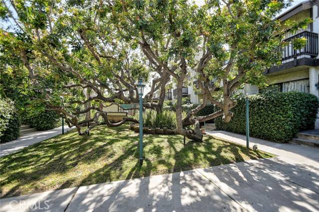 Studio City (los Angeles), CA 91604,4214 Troost Avenue #14