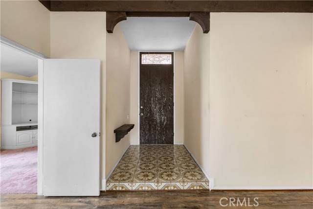 Valencia (santa Clarita), CA 91355,25307 Via Dia