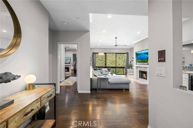 Studio City (los Angeles), CA 91604,12030 Valleyheart Drive #204