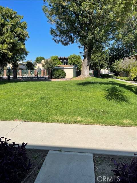 Reseda (los Angeles), CA 91335,8055 Canby Avenue #5