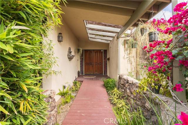 Granada Hills (los Angeles), CA 91344,10334 Louise Avenue