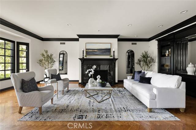 Tarzana (los Angeles), CA 91356,19218 Wells Drive