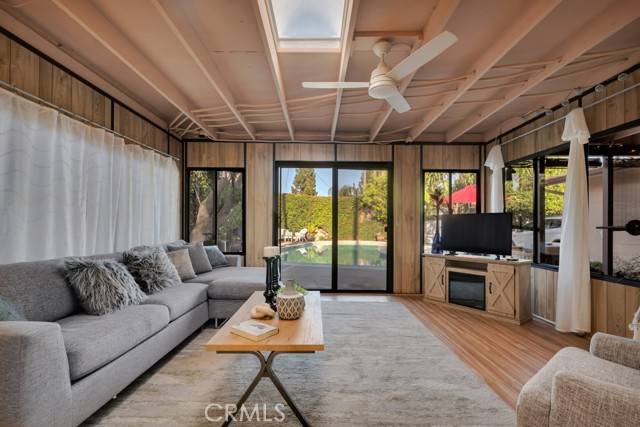 West Hills (los Angeles), CA 91307,7326 Mclaren Avenue