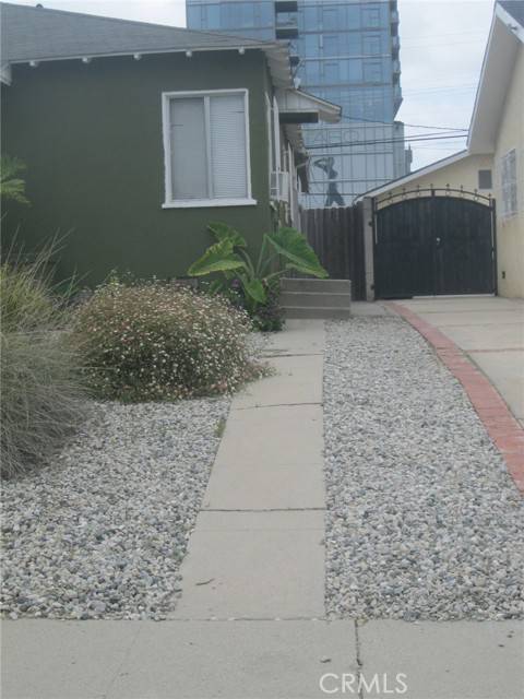 Los Angeles, CA 90016,2927 S Genesee Avenue
