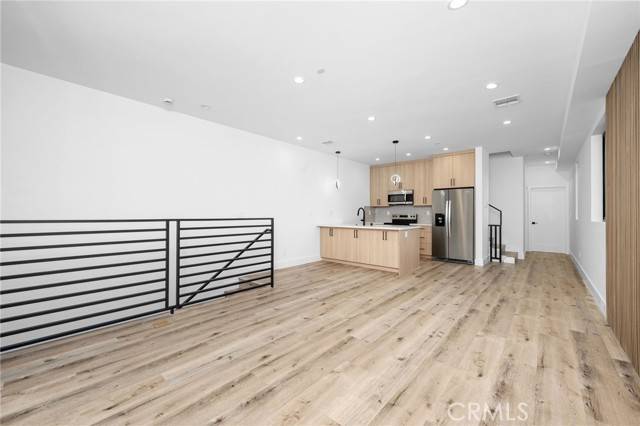 Sherman Oaks, CA 91411,14523 Weddington Street