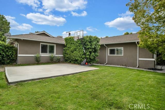 Woodland Hills (los Angeles), CA 91367,23812 Calvert Street