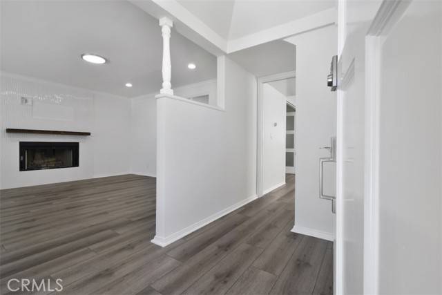 Woodland Hills (los Angeles), CA 91367,23648 Emelita Street