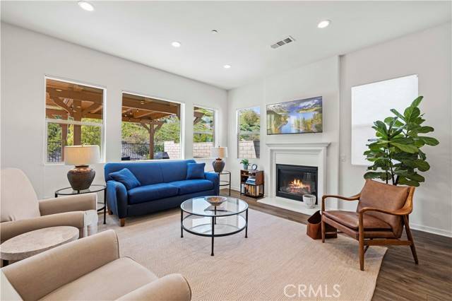 Canyon Country (santa Clarita), CA 91387,18696 Cedar Crest Drive