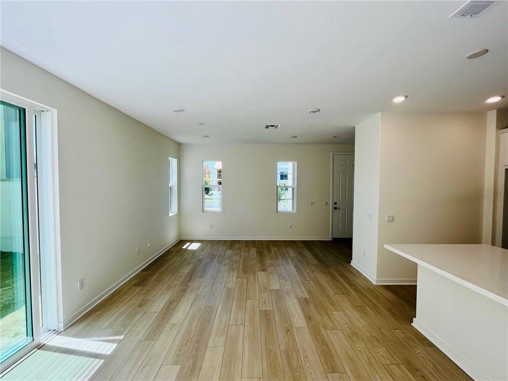 Valencia (santa Clarita), CA 91355,27057 Trail View