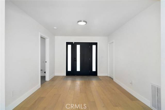 Woodland Hills (los Angeles), CA 91367,22548 Victory Boulevard