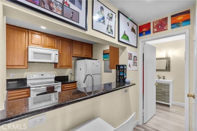 Encino (los Angeles), CA 91316,5460 White Oak Avenue #C204