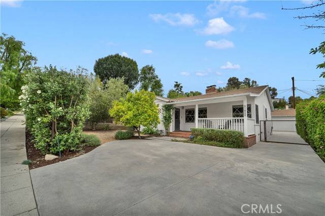Woodland Hills (los Angeles), CA 91364,21820 Dumetz Road