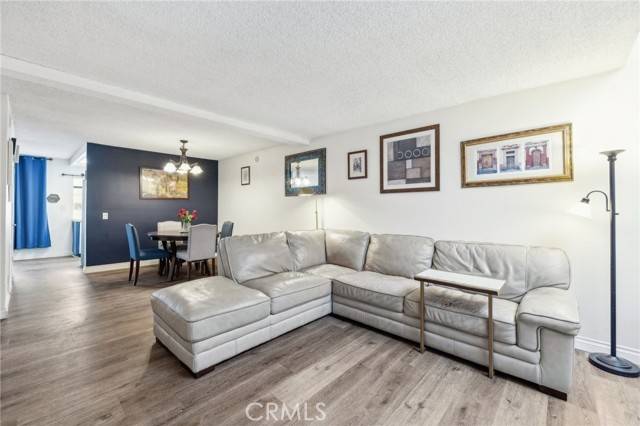 Reseda (los Angeles), CA 91335,19431 Sherman Way #29