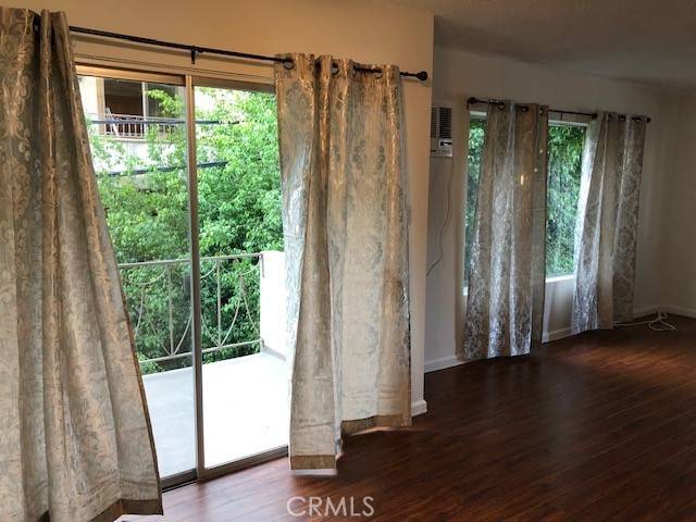 Los Angeles, CA 90025,1607 Greenfield Avenue #8
