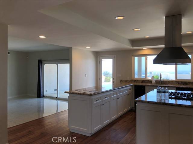 Sherman Oaks, CA 91403,14687 Deervale Place