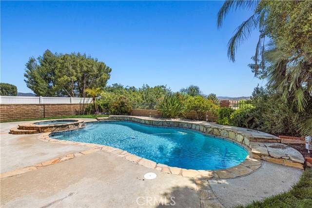 Castaic, CA 91384,31332 Cherry Drive