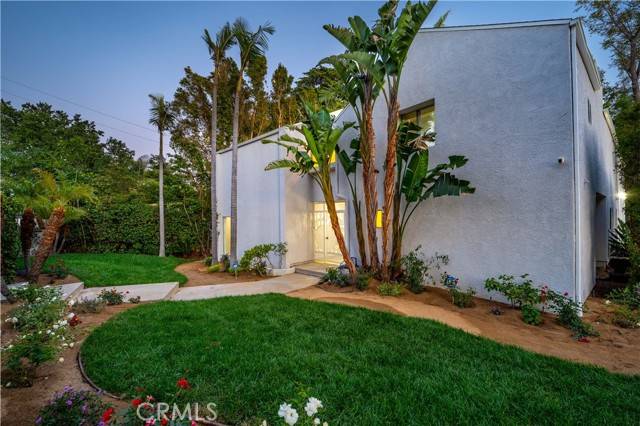 Woodland Hills (los Angeles), CA 91367,23246 Canzonet Street