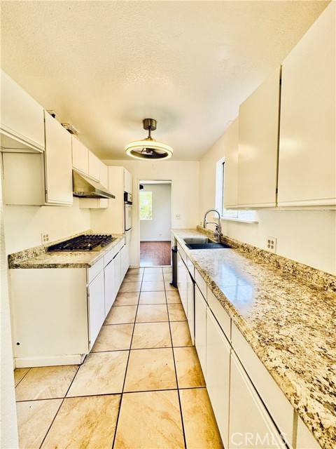 Reseda (los Angeles), CA 91335,7019 Chimineas Avenue