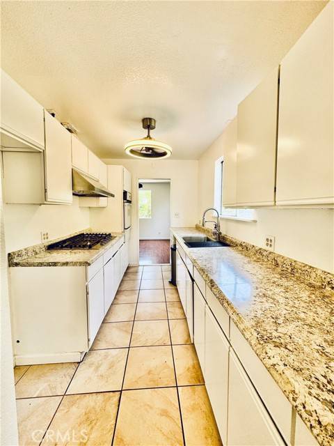 Reseda (los Angeles), CA 91335,7019 Chimineas Avenue