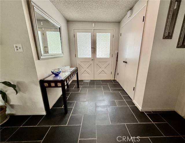 Woodland Hills (los Angeles), CA 91364,22216 Del Valle Street