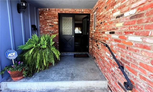 Woodland Hills (los Angeles), CA 91364,22216 Del Valle Street