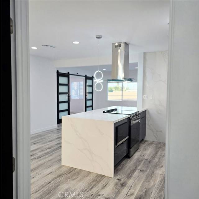 Encino (los Angeles), CA 91316,6160 Shoshone Avenue