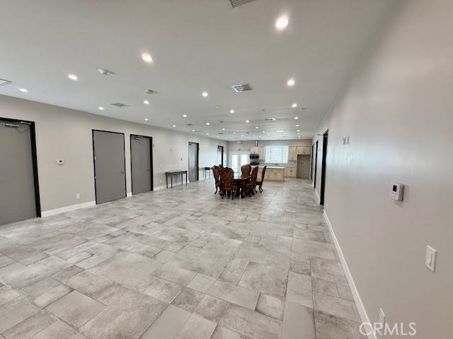 North Hollywood (los Angeles), CA 91605,6940 longridge Avenue