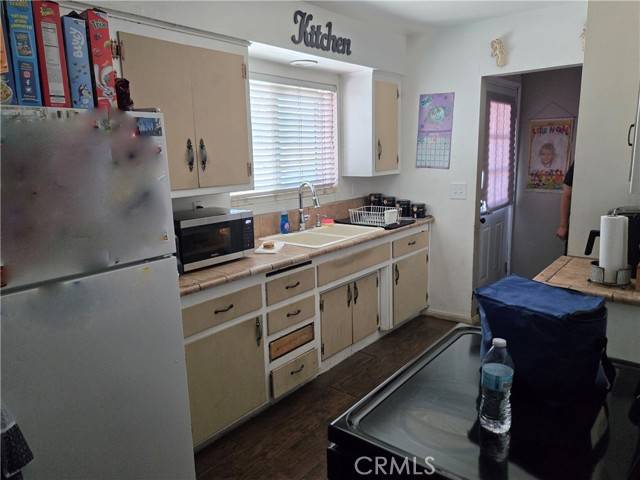 Hesperia, CA 92345,16366 Walnut Street