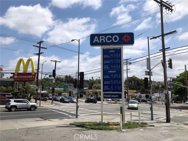 Los Angeles, CA 90026,2106 West Temple St