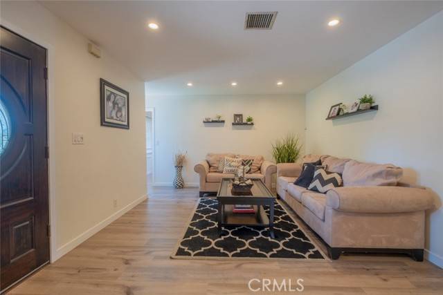 Northridge (los Angeles), CA 91343,16732 Lassen Street
